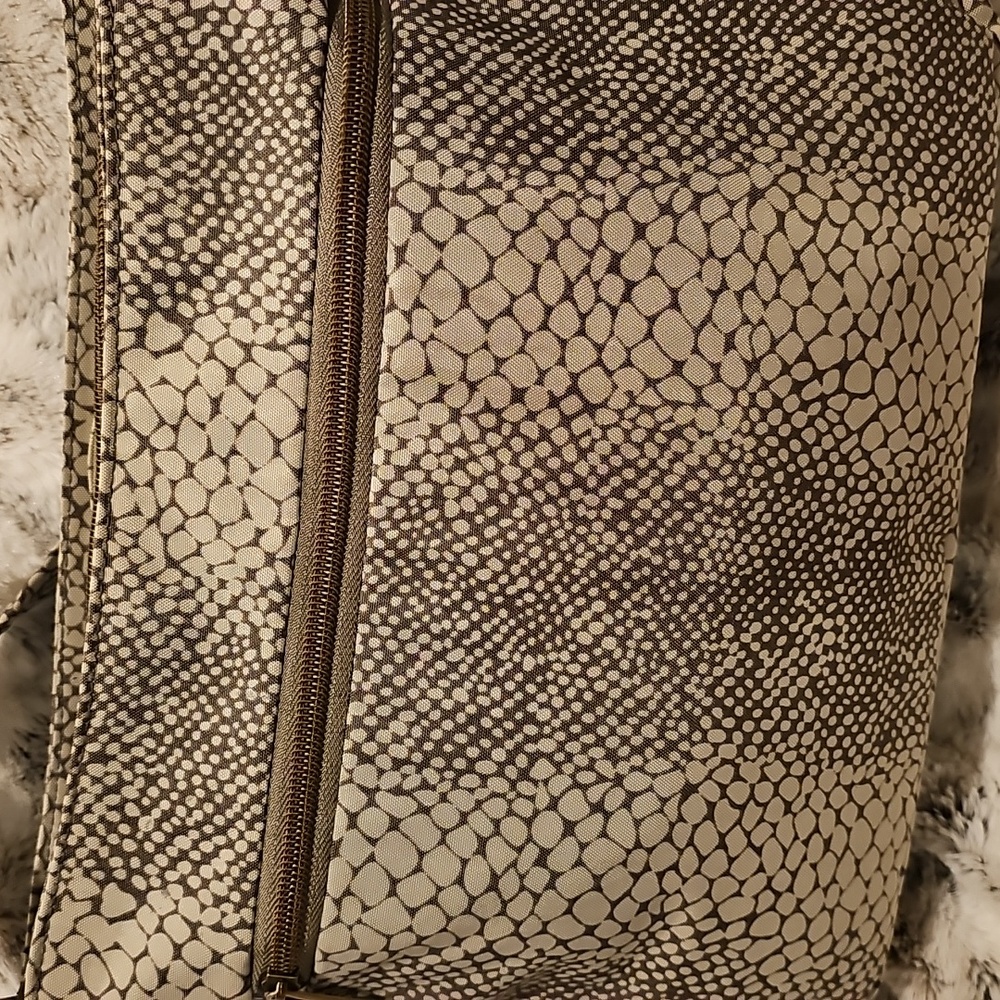 Travelon Crossbody Bag Like New Condition - Picture 7 of 13